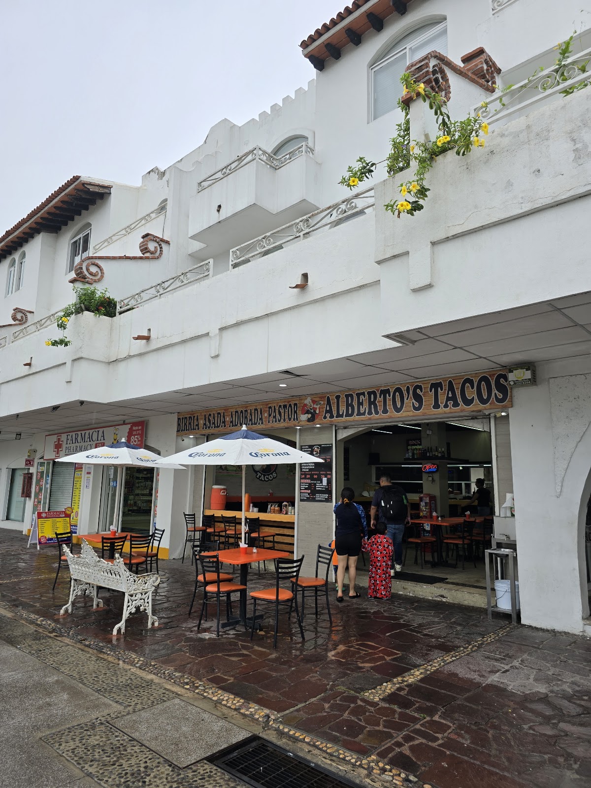 Plaza Genovesa Vallarta