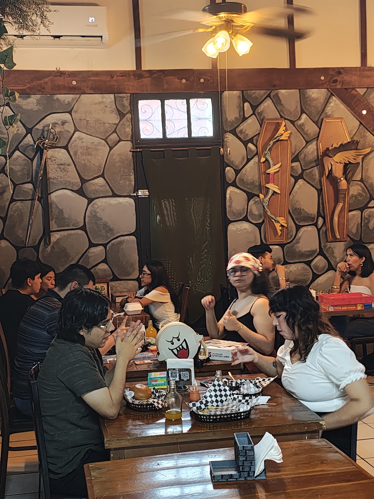 La Taberna - Restaurante & Juegos de mesa