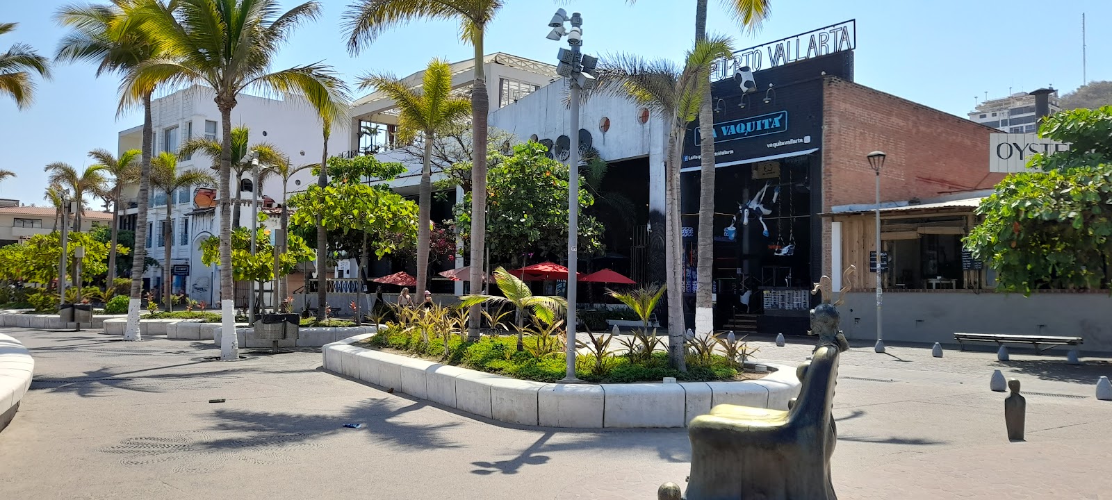 Mercado De Artesanias Malecón 2