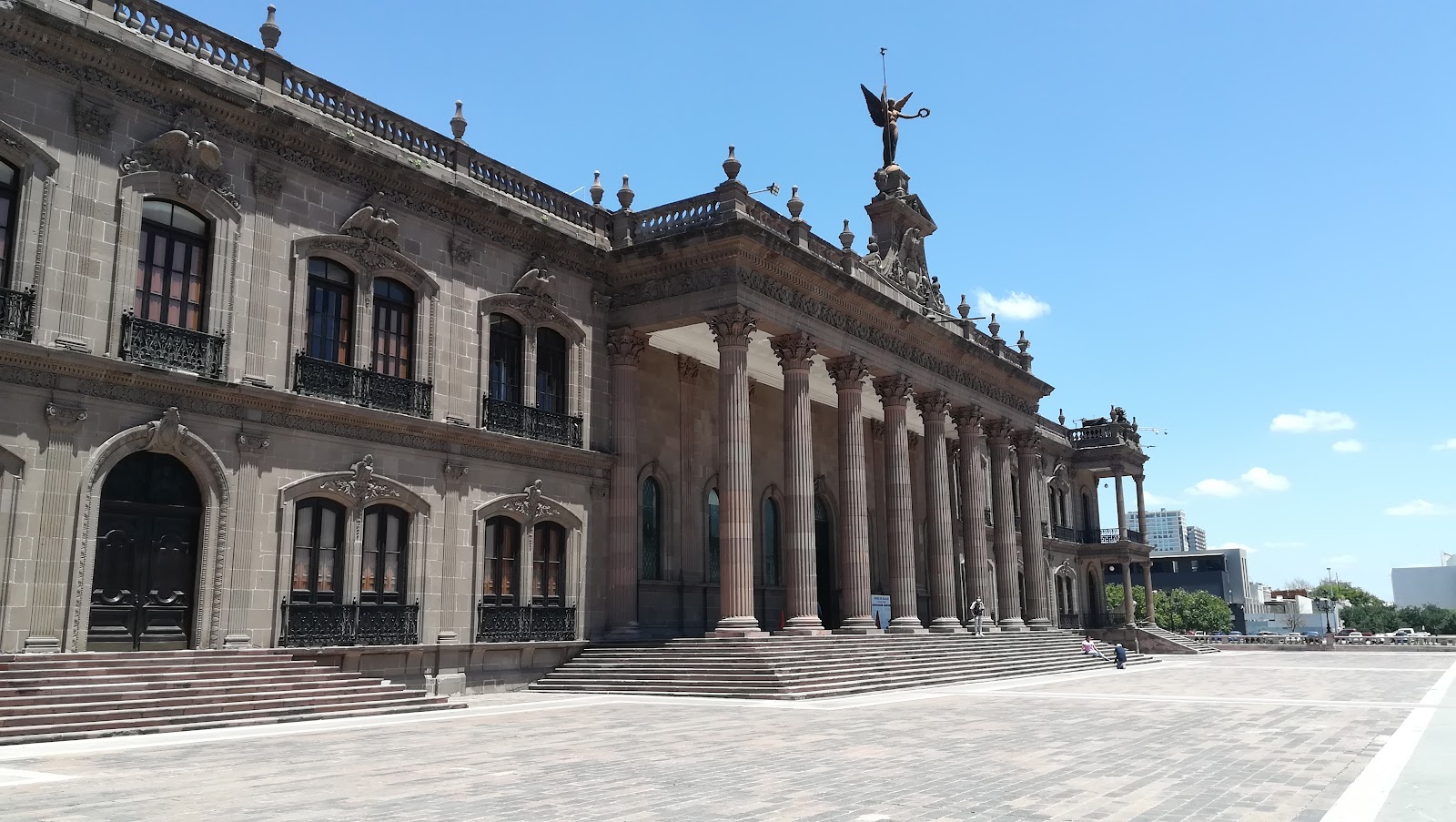 Explanada de los Héroes