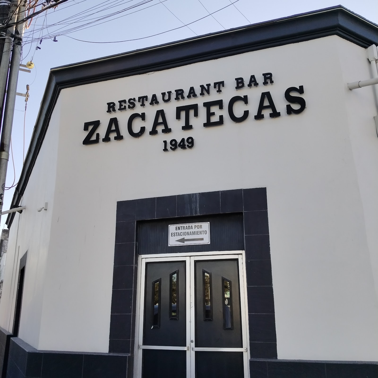 EL ZACATECAS BAR