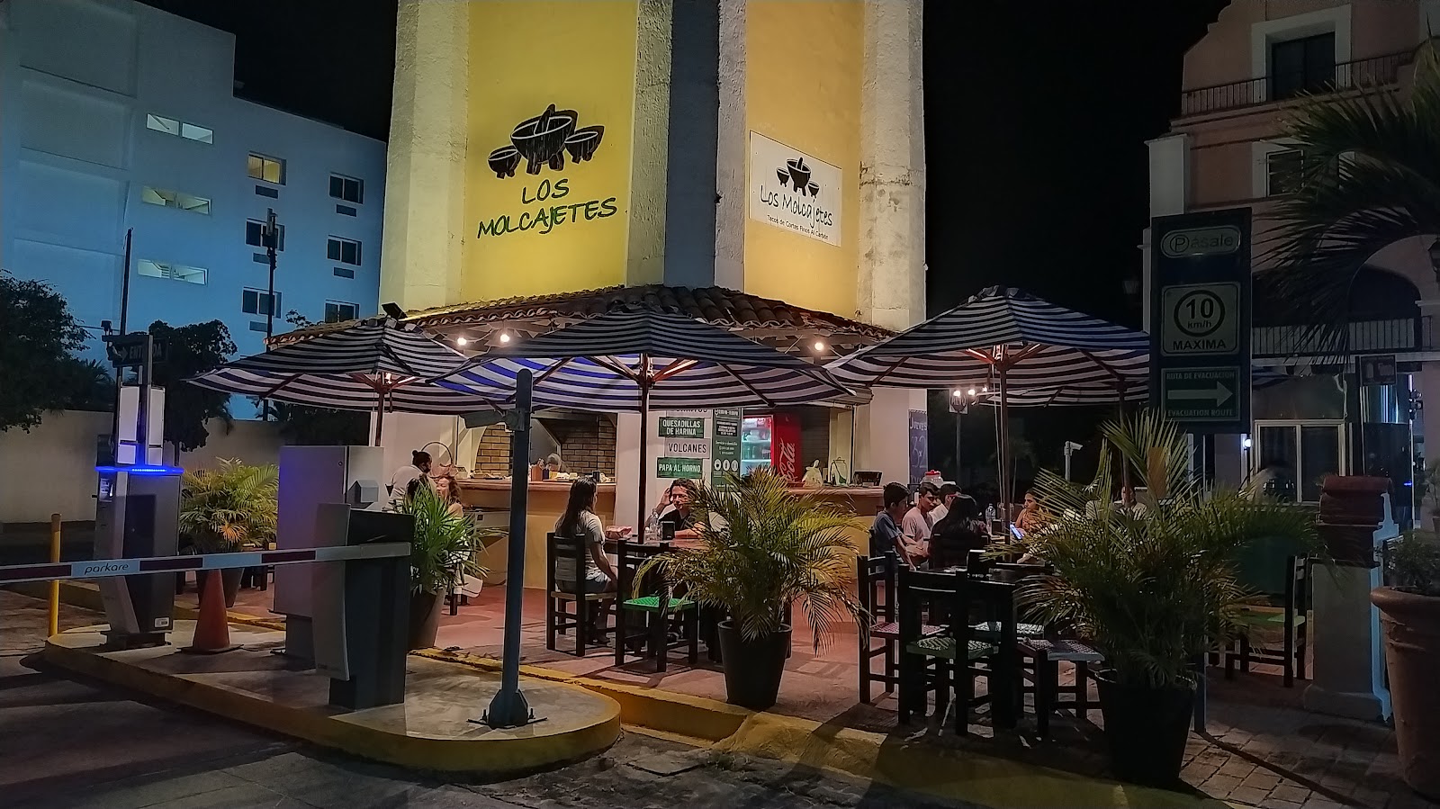 Los Molcajetes Suc. Marina