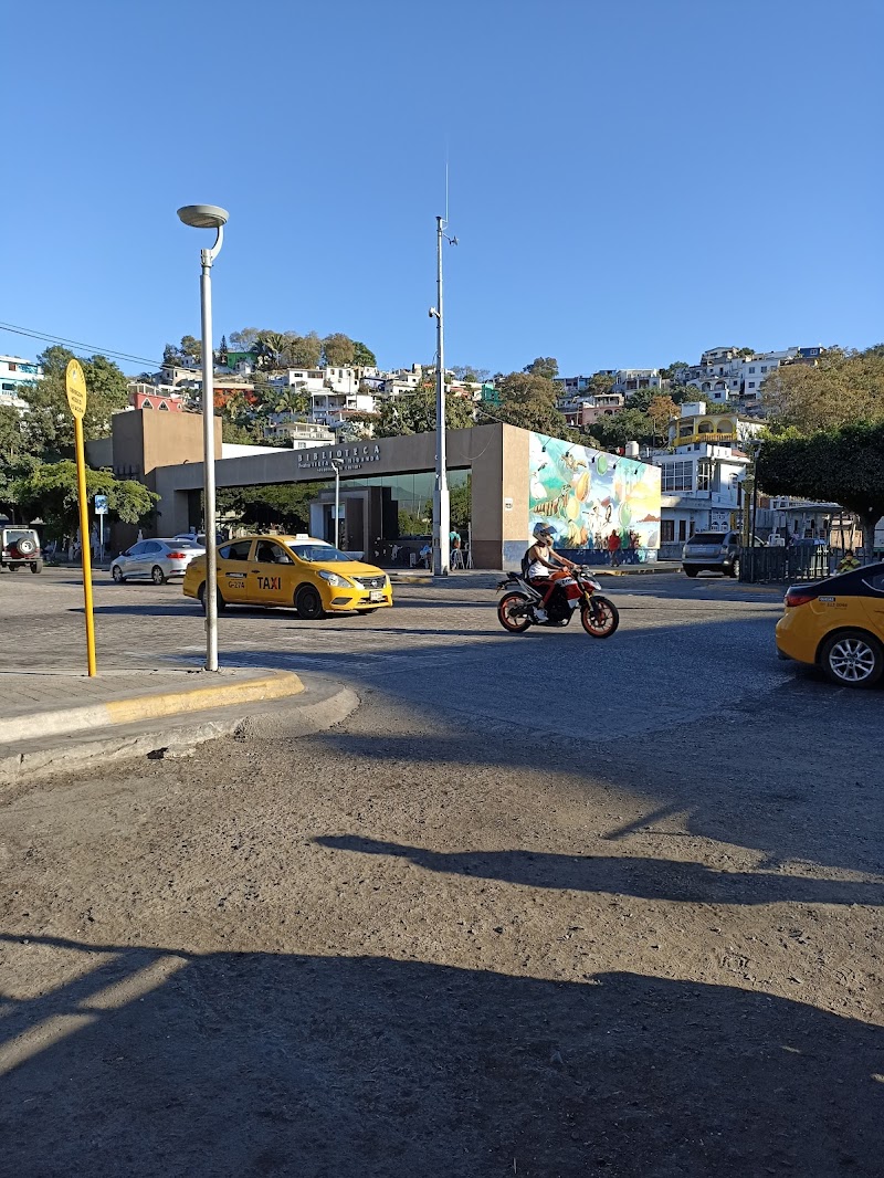 Biblioteca Pública Julia Piza Miranda