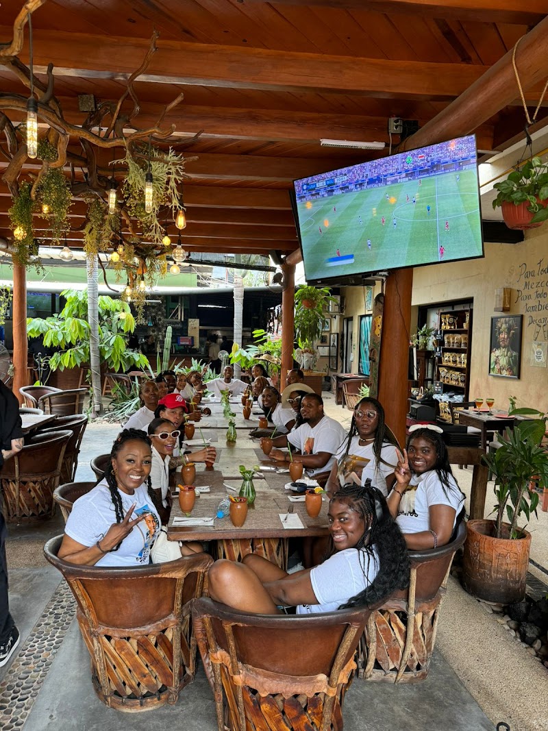 De Cantaro Vallarta Mezcal Bar and Grill