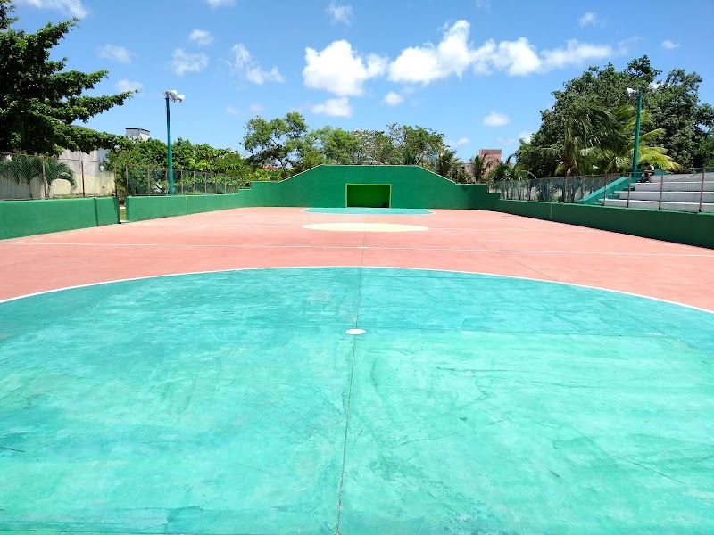 Centro De Recreatividad Parque Iris Mora